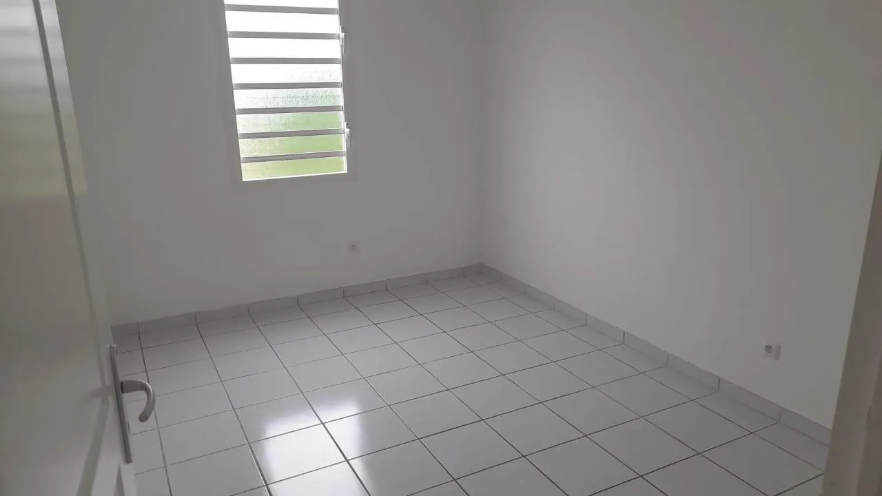 Appartement T3 à Le Lamentin, investissement locatif, 61 m², terrasse, parking 