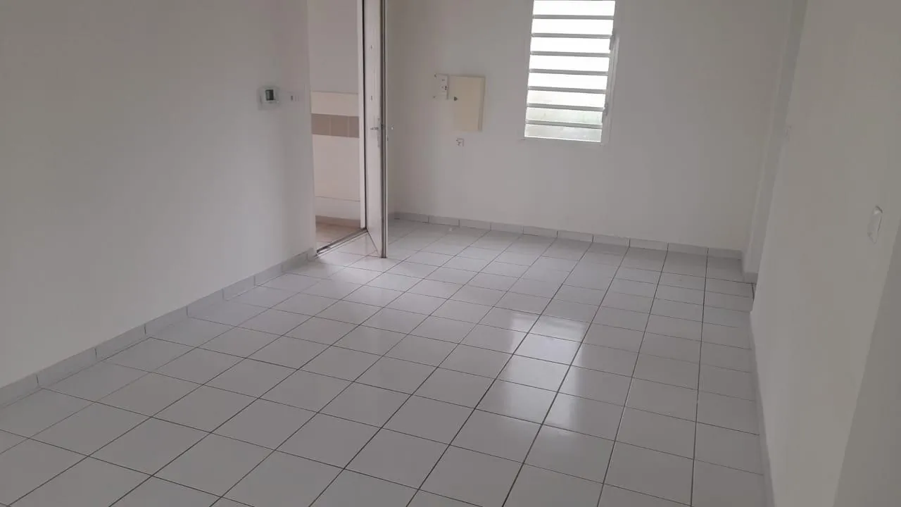 Appartement T3 à Le Lamentin, investissement locatif, 61 m², terrasse, parking 