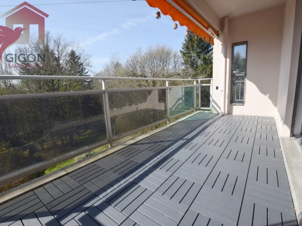 Appartement F6 spacieux avec terrasse et vue dégagée à Montbéliard