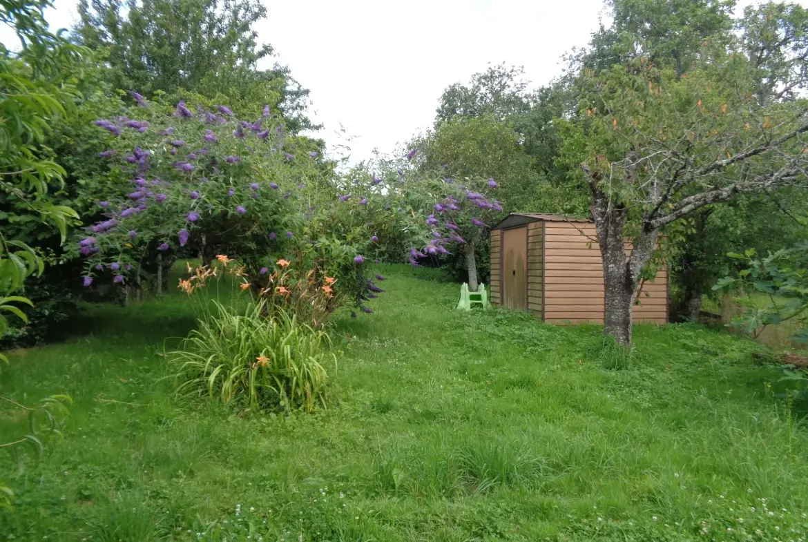 À vendre maison 140 m² avec dépendances et grand terrain à Nolay 