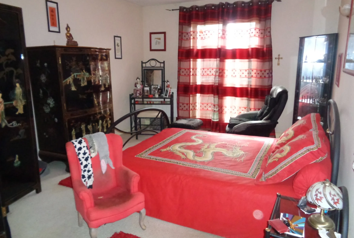 À vendre maison 140 m² avec dépendances et grand terrain à Nolay 