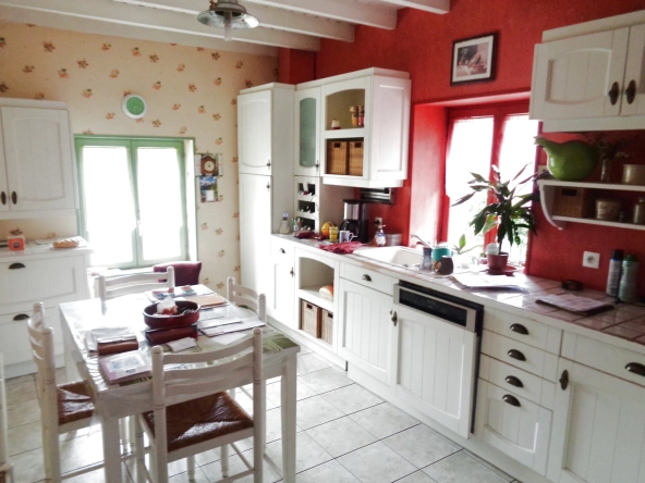 À vendre maison 140 m² avec dépendances et grand terrain à Nolay 