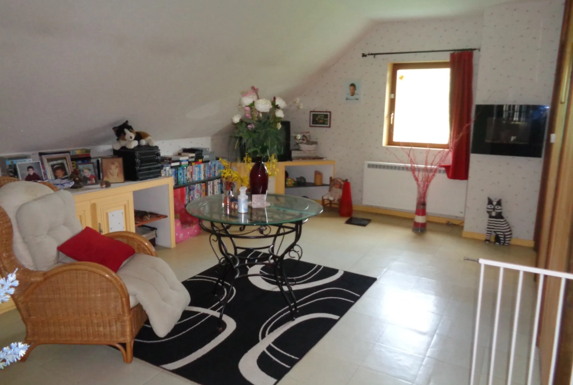 À vendre maison 140 m² avec dépendances et grand terrain à Nolay 