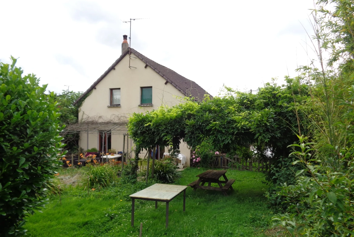 À vendre maison 140 m² avec dépendances et grand terrain à Nolay 