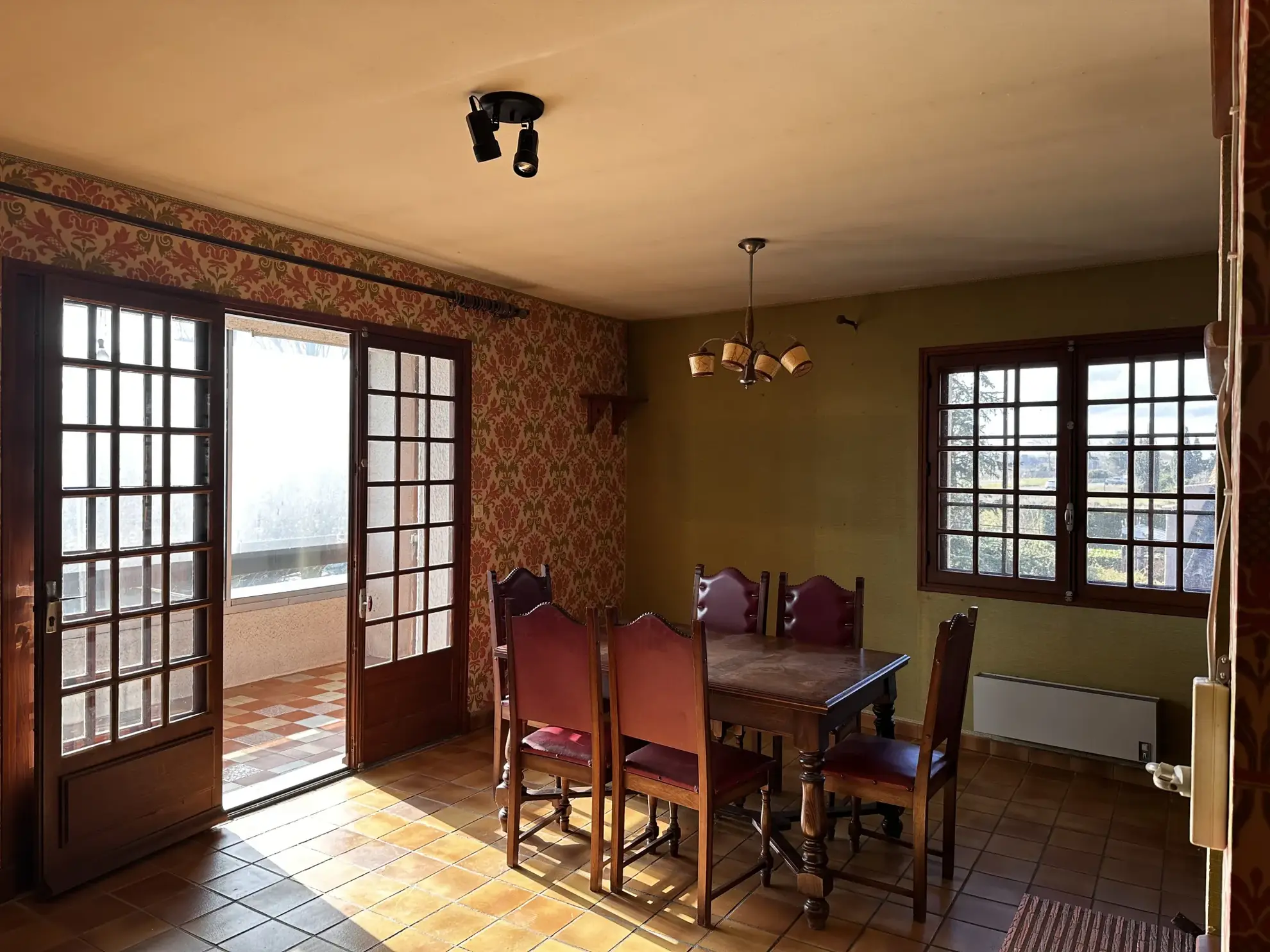 Belle maison 4 chambres avec garage et jardin à Pezens près de Carcassonne 