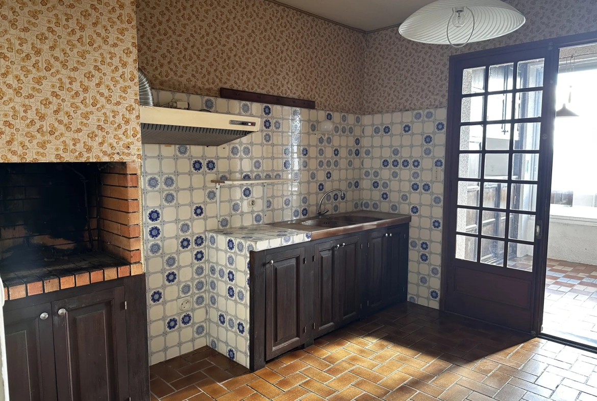 Belle maison 4 chambres avec garage et jardin à Pezens près de Carcassonne 