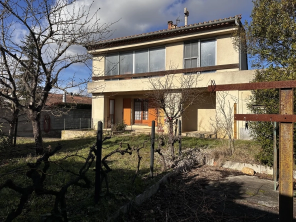 Belle maison 4 chambres avec garage et jardin à Pezens près de Carcassonne