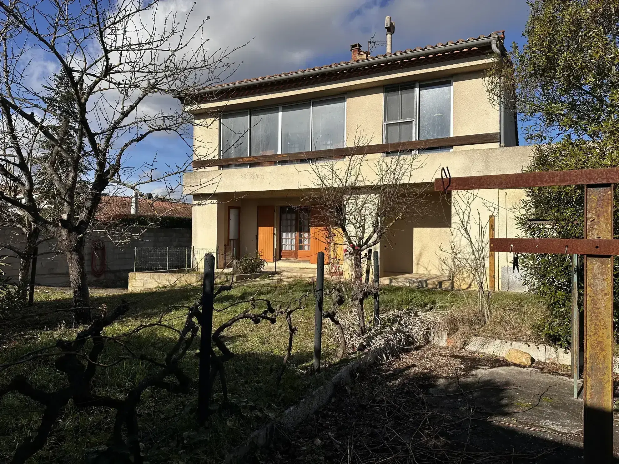 Belle maison 4 chambres avec garage et jardin à Pezens près de Carcassonne 