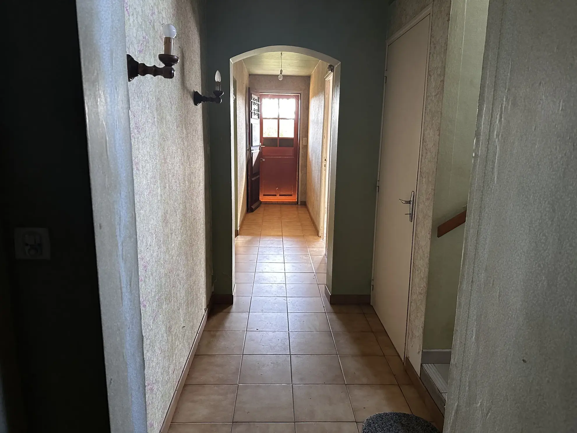 Belle maison 4 chambres avec garage et jardin à Pezens près de Carcassonne 