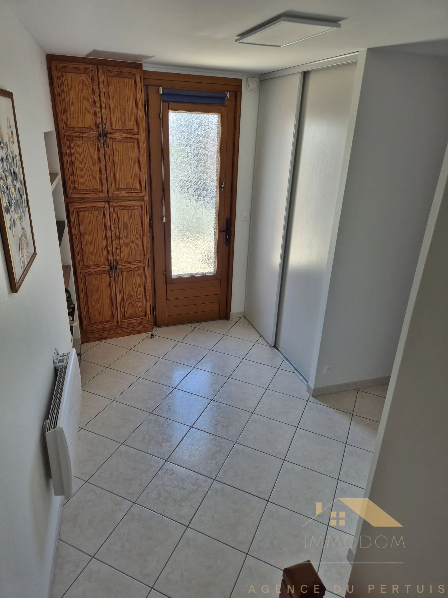 Investissement immobilier à Saint Laurent de la Prée avec deux logements et extérieur 