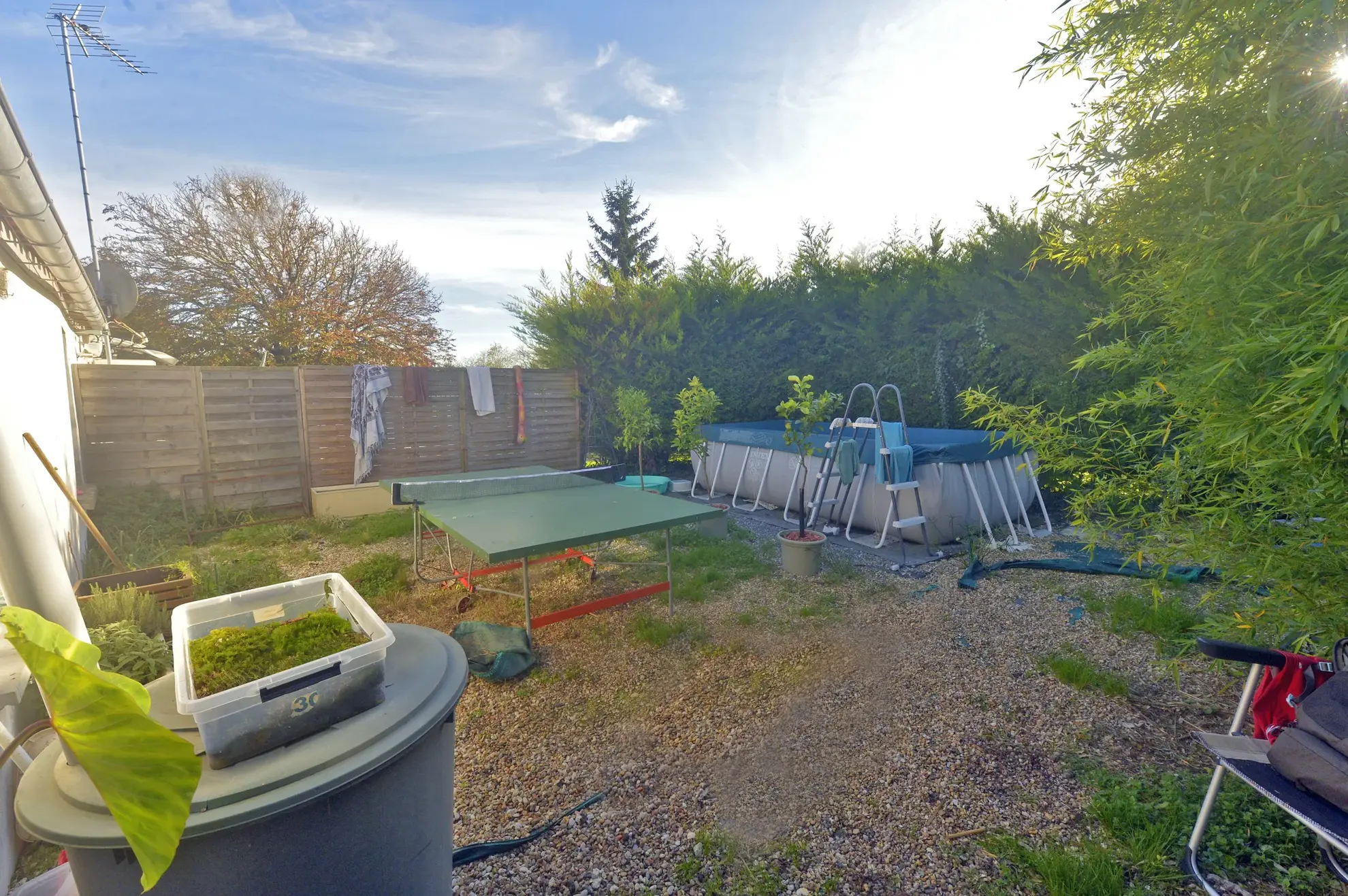 Investissez dans deux maisons locatives à Meschers-sur-Gironde avec terrasse et dépendances 