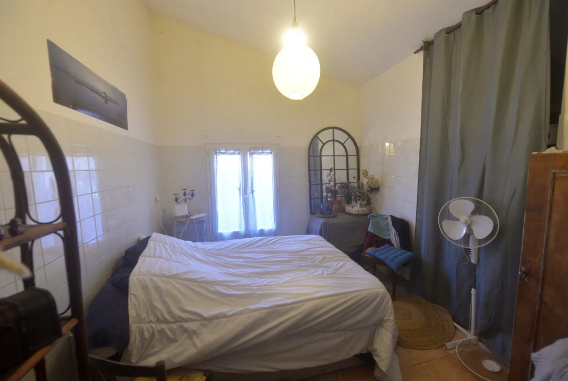 Investissez dans deux maisons locatives à Meschers-sur-Gironde avec terrasse et dépendances 