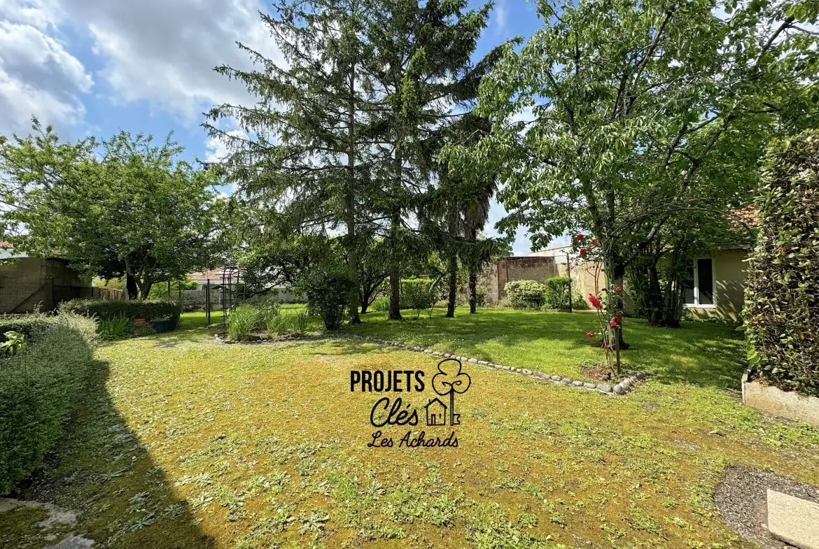 Charmante maison à rénover avec 3 chambres et grand jardin à Les Achards 