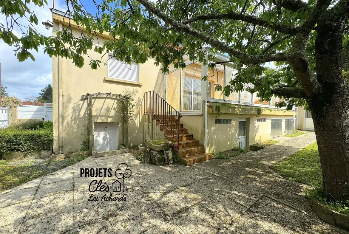 Charmante maison à rénover avec 3 chambres et grand jardin à Les Achards 