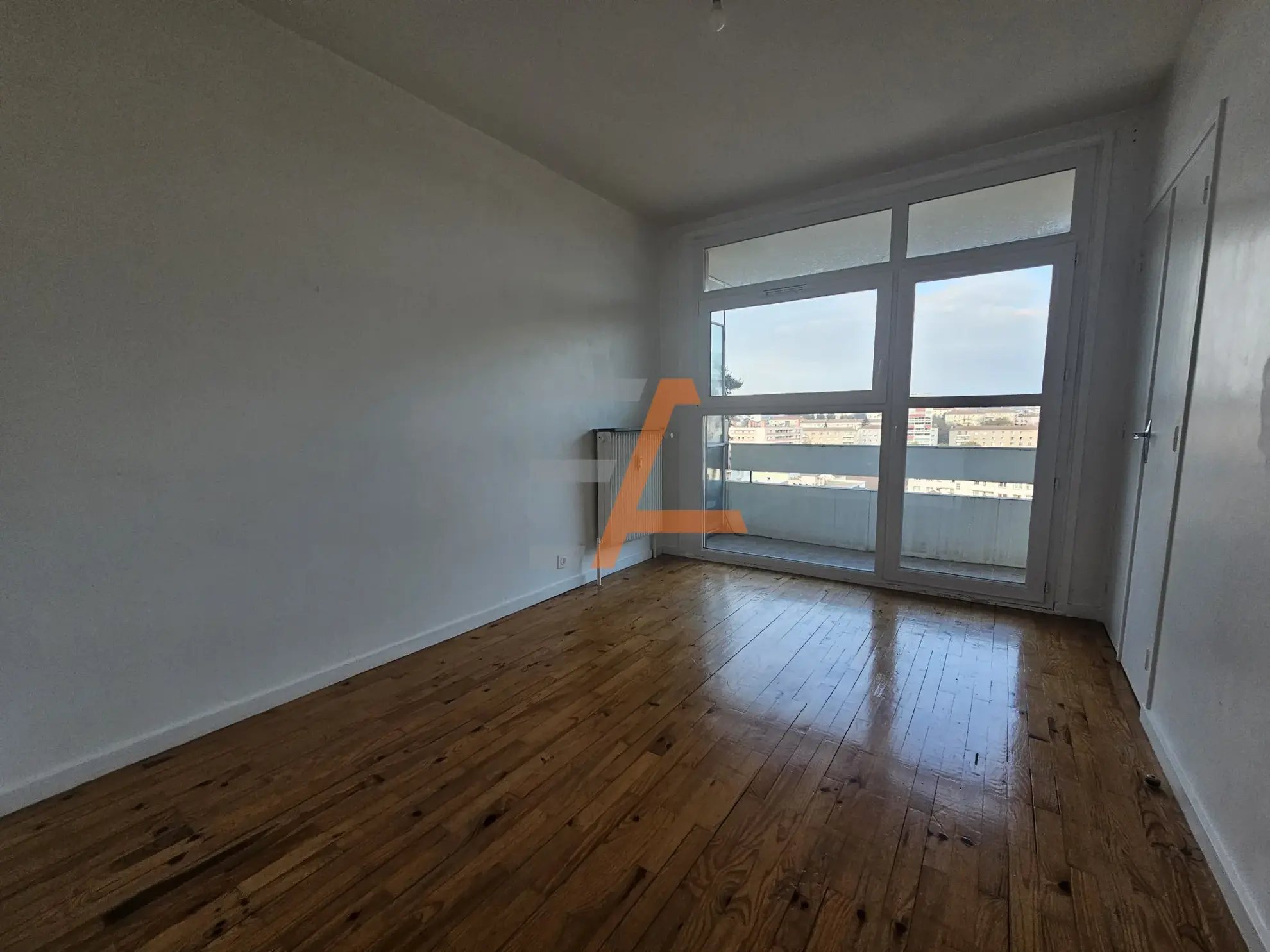 Appartement 39 m² à Villeboeuf avec balcon, parking et vue panoramique 