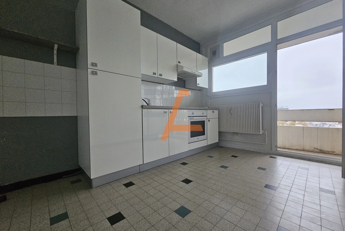 Appartement 39 m² à Villeboeuf avec balcon, parking et vue panoramique 