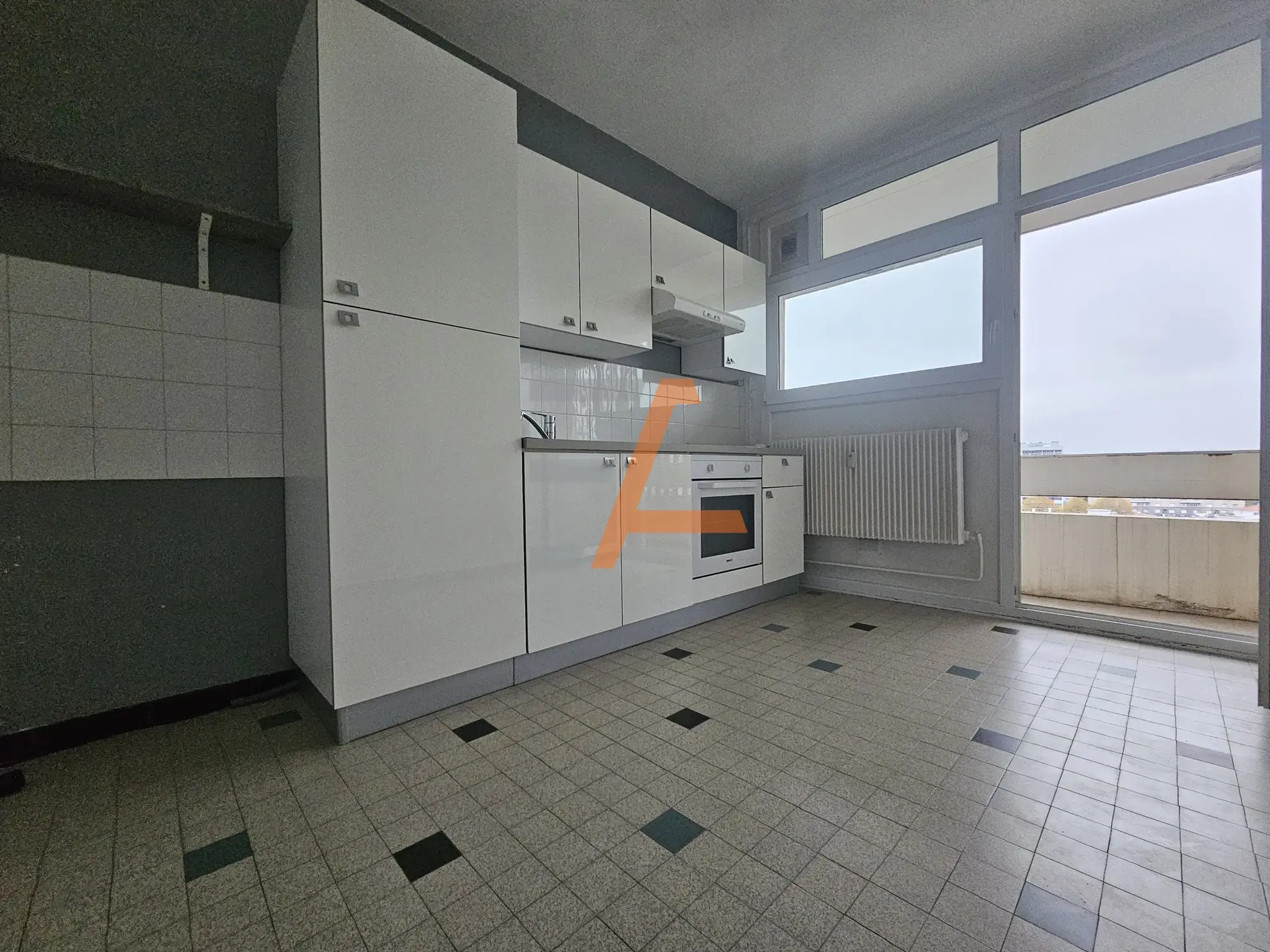 Appartement 39 m² à Villeboeuf avec balcon, parking et vue panoramique 