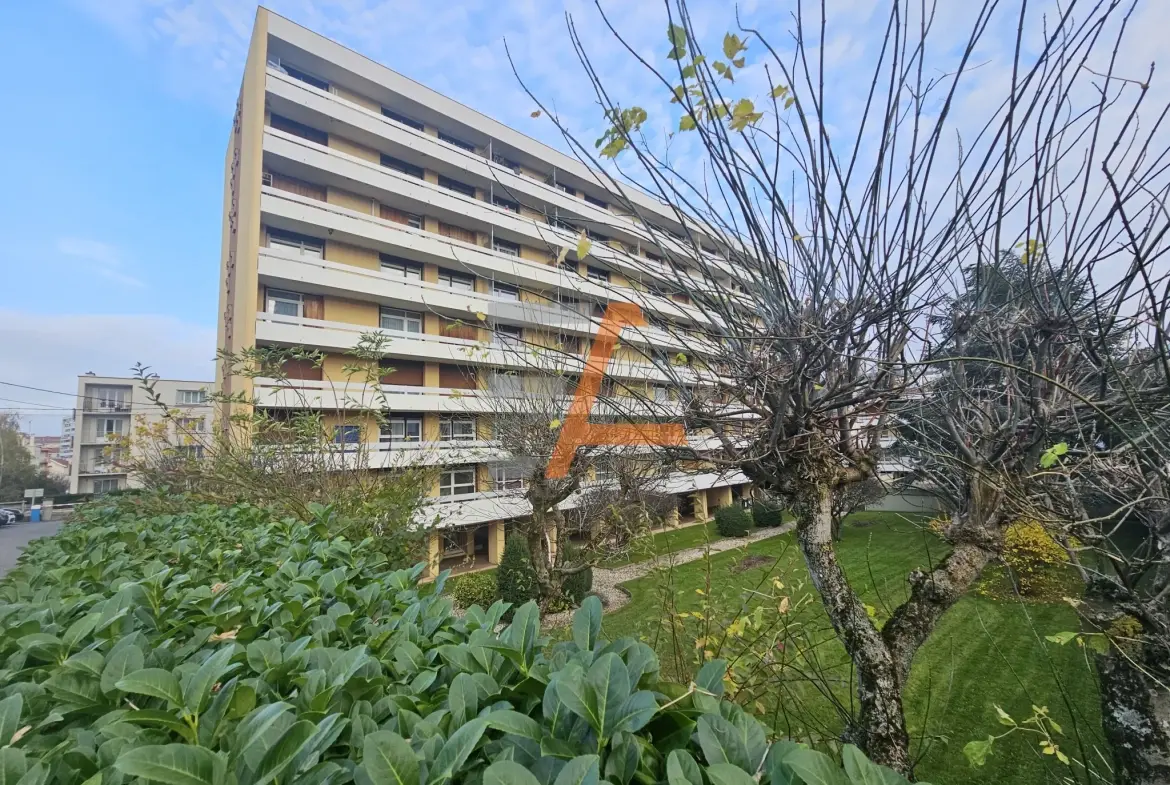Appartement 39 m² à Villeboeuf avec balcon, parking et vue panoramique 