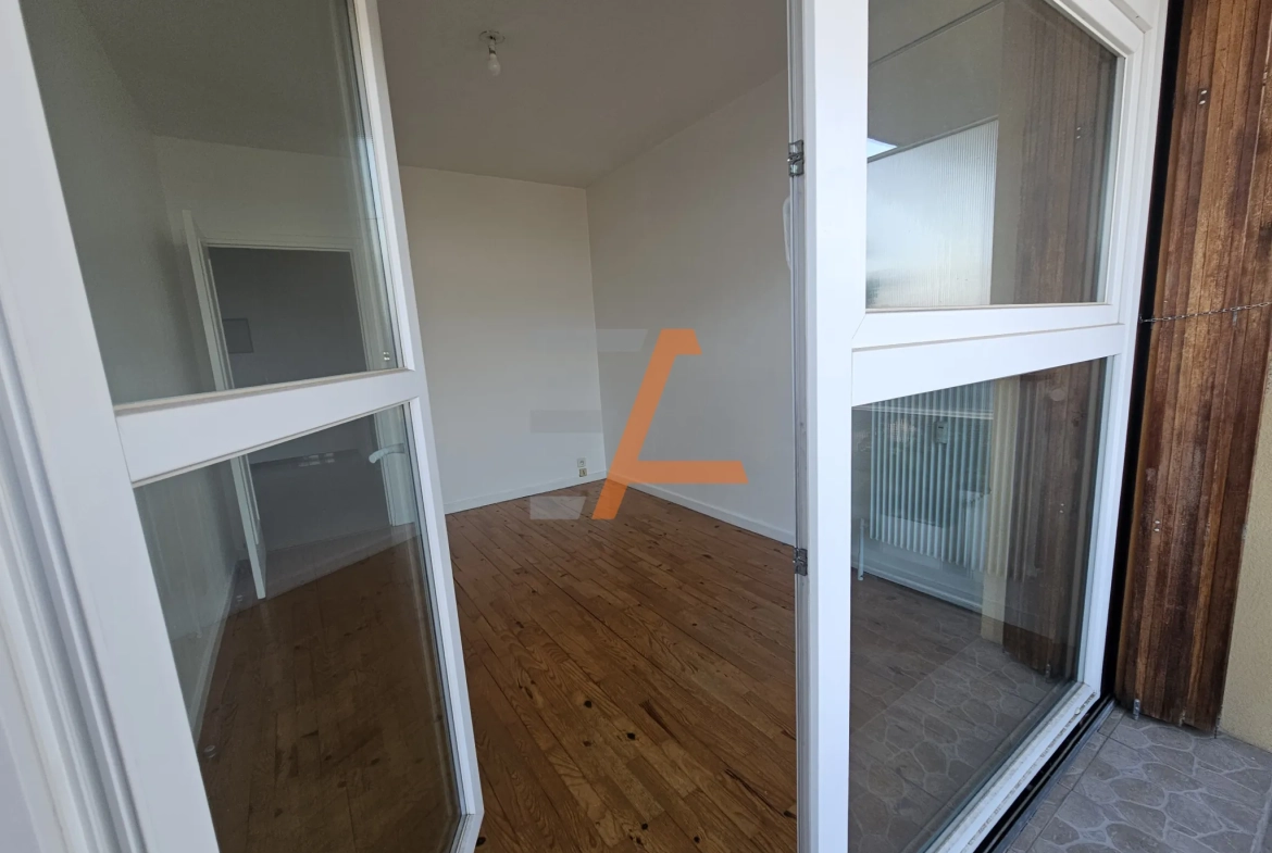 Appartement 39 m² à Villeboeuf avec balcon, parking et vue panoramique 