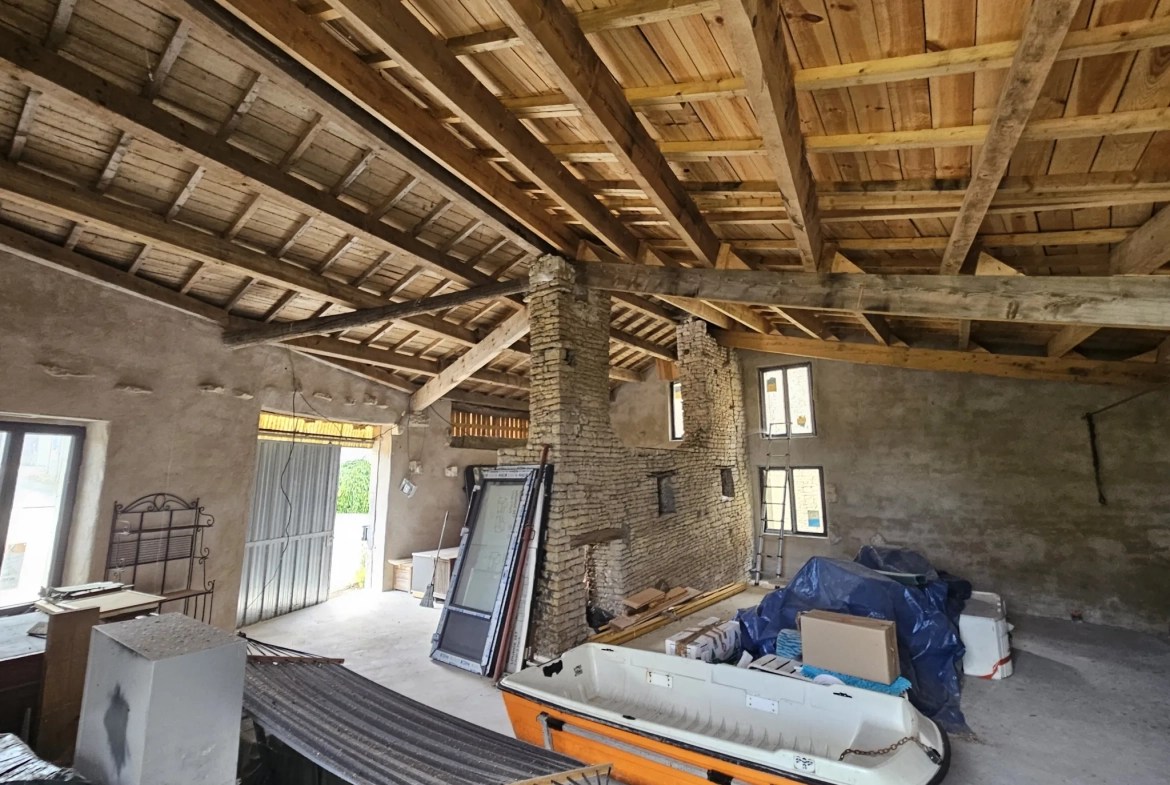 Dépendance avec jardin au bord de l'eau à Le Vanneau Irleau – Environnement calme et fort potentiel 