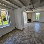 Maison pierre rénovée avec jardin et garage à St Hilaire la Palud
