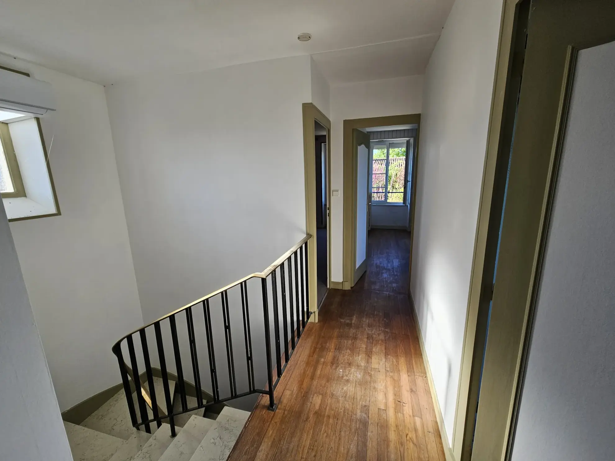Maison pierre rénovée avec jardin et garage à St Hilaire la Palud 