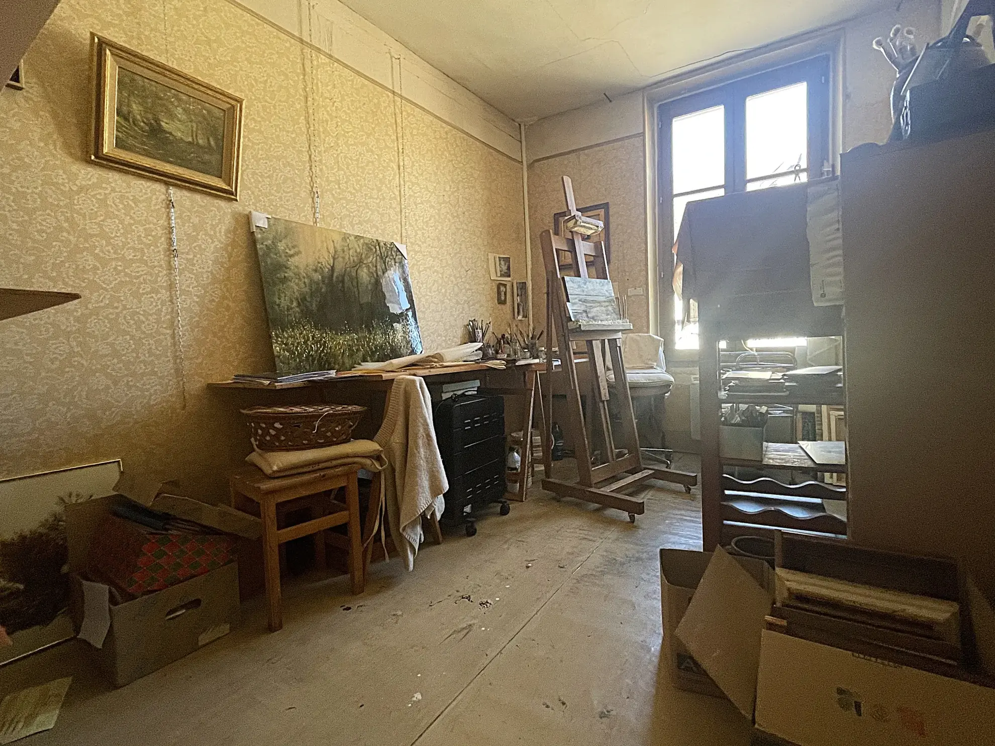 Maison à vendre en centre-ville de Prémery avec 3 chambres et cour privative 