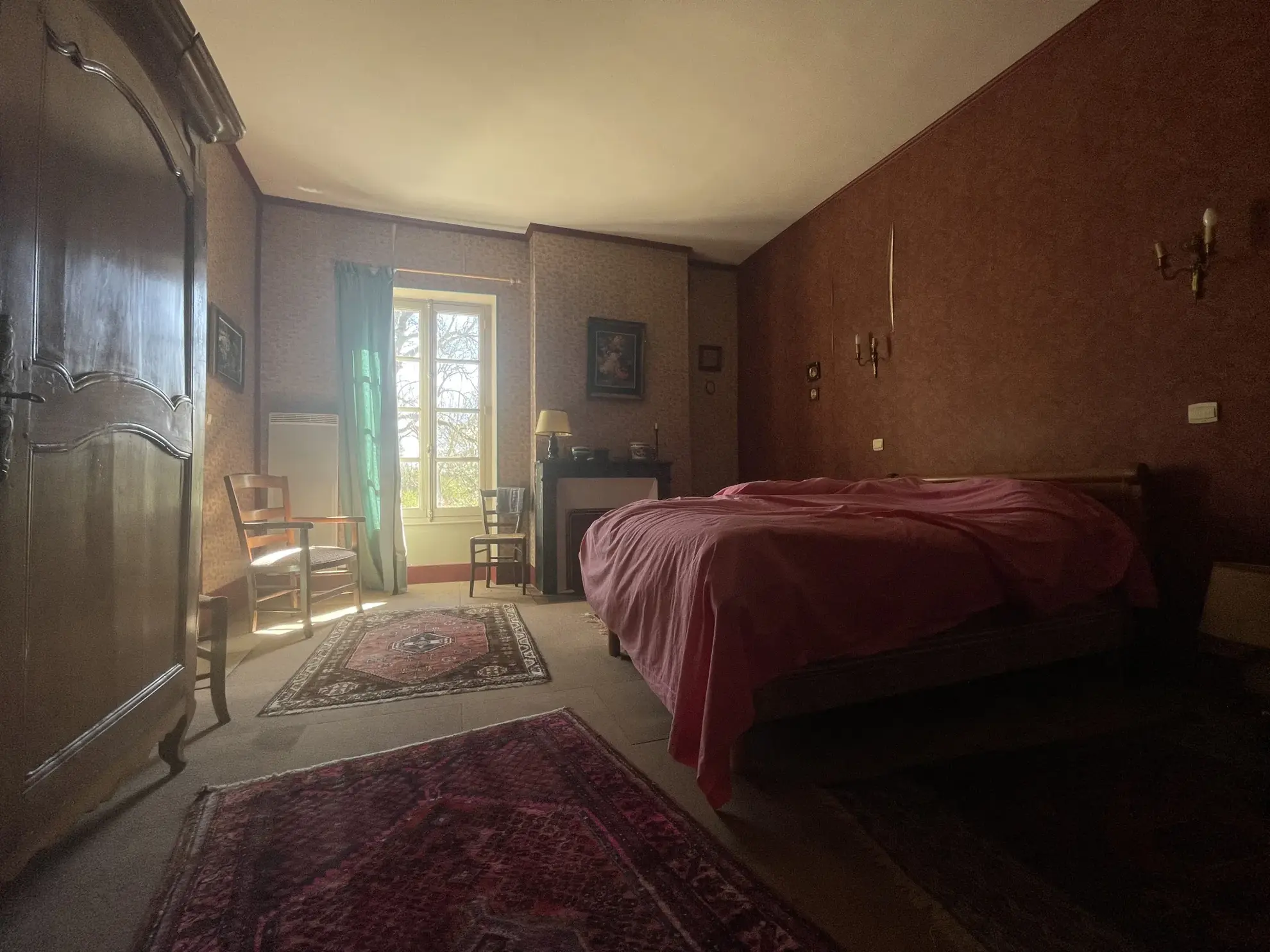 Maison à vendre en centre-ville de Prémery avec 3 chambres et cour privative 