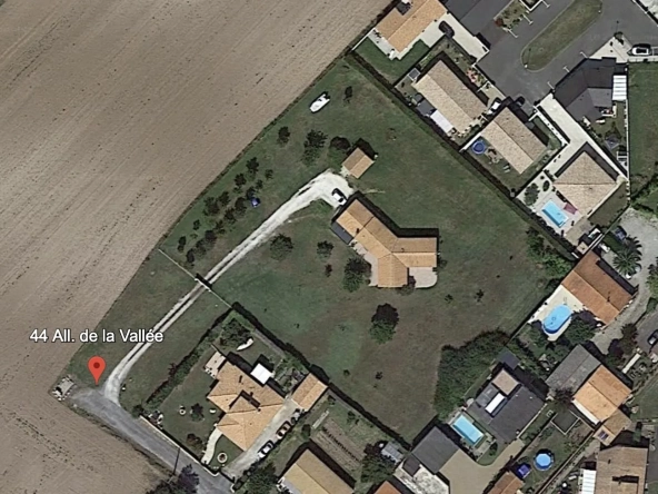 Terrain constructible à Meschers-sur-Gironde de 381 m² avec exposition sud-est 