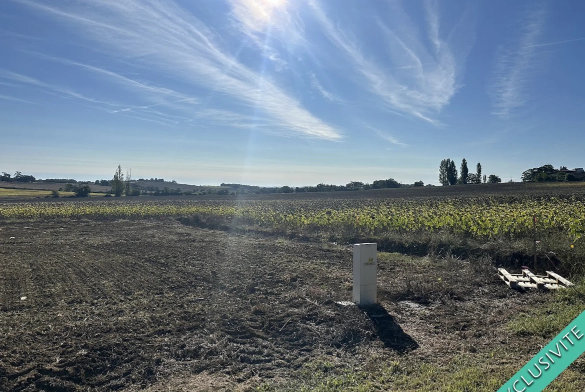Terrain à bâtir de 1258 m² à Ste Radegonde, proche Fleurance 