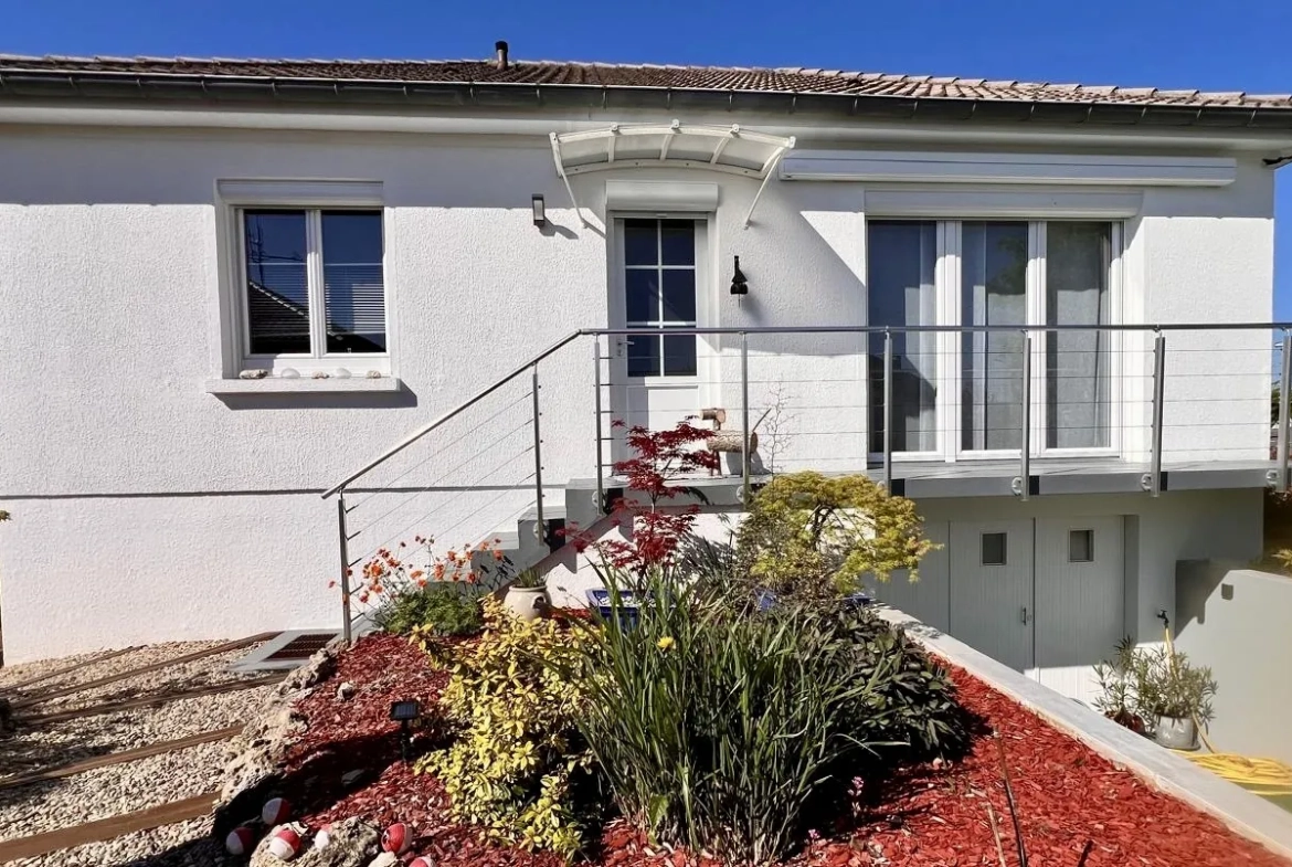 Maison rénovée de 76 m² à Pont-Sainte-Marie avec jardin et sous-sol, proche Troyes 