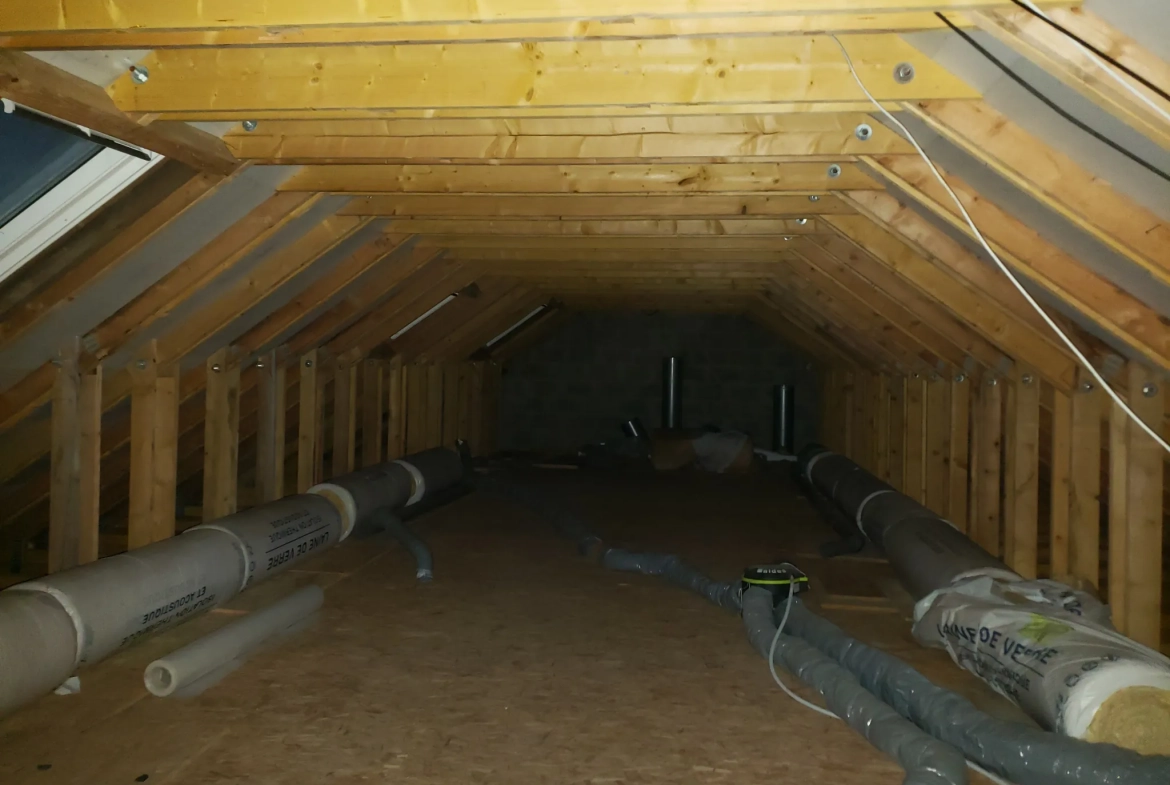 Maison de plain-pied récente de 94 m² avec garage à l'Aigle 