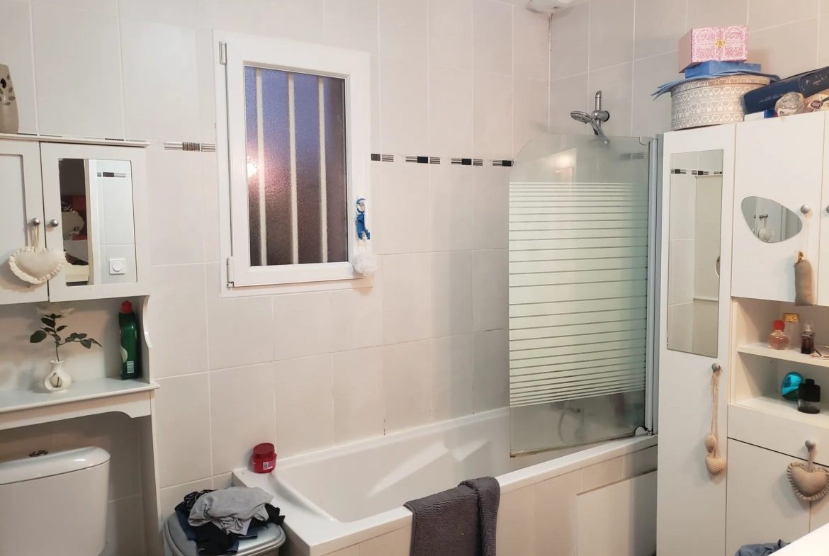 Maison de plain-pied récente de 94 m² avec garage à l'Aigle 