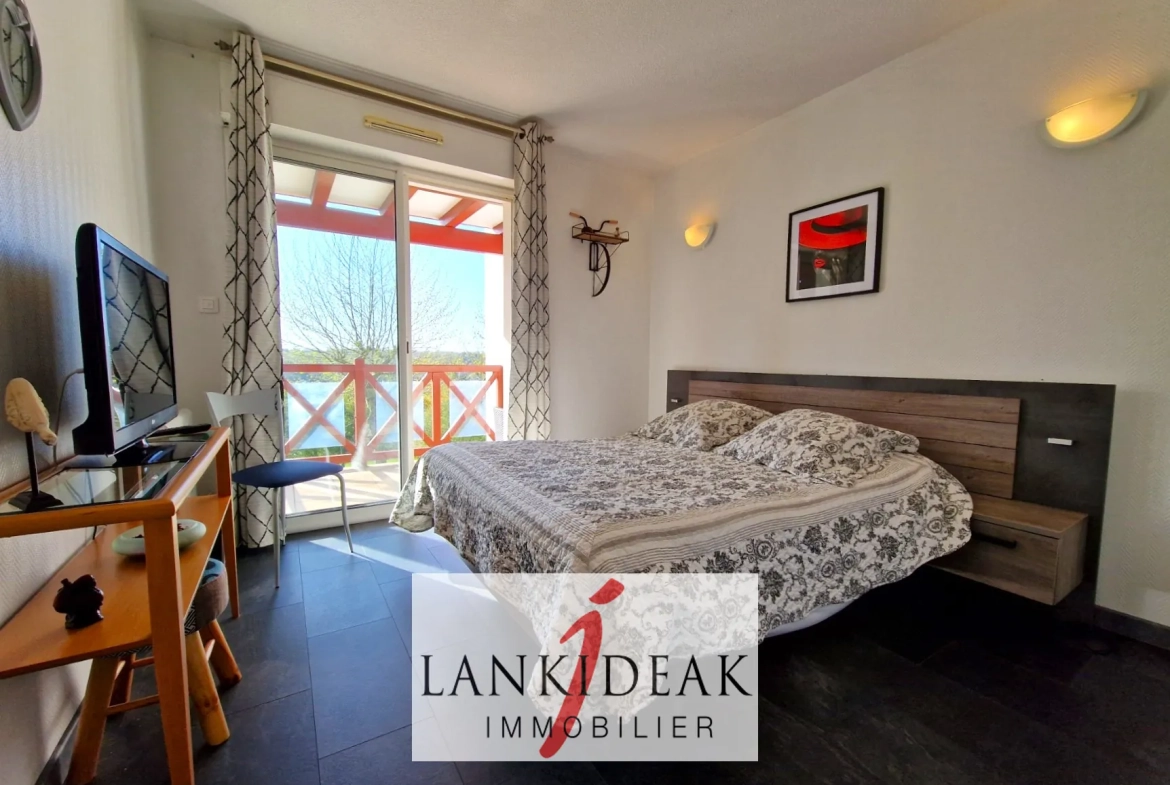 Appartement T2 bis de 48 m² avec terrasse et piscine à Bassussarry 