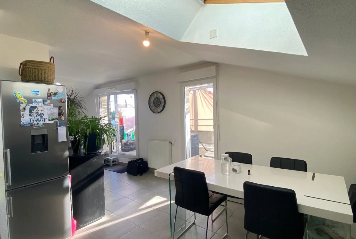Appartement T4 lumineux avec terrasse et parking à Tournefeuille 