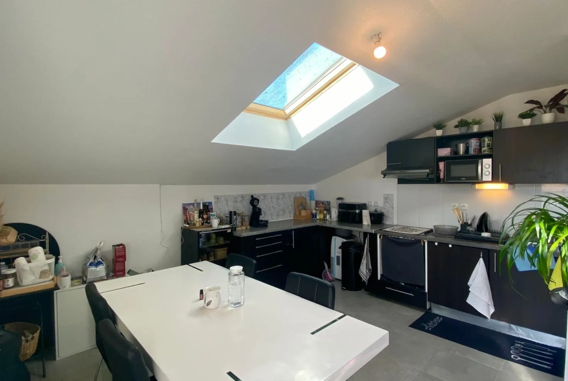 Appartement T4 lumineux avec terrasse et parking à Tournefeuille 