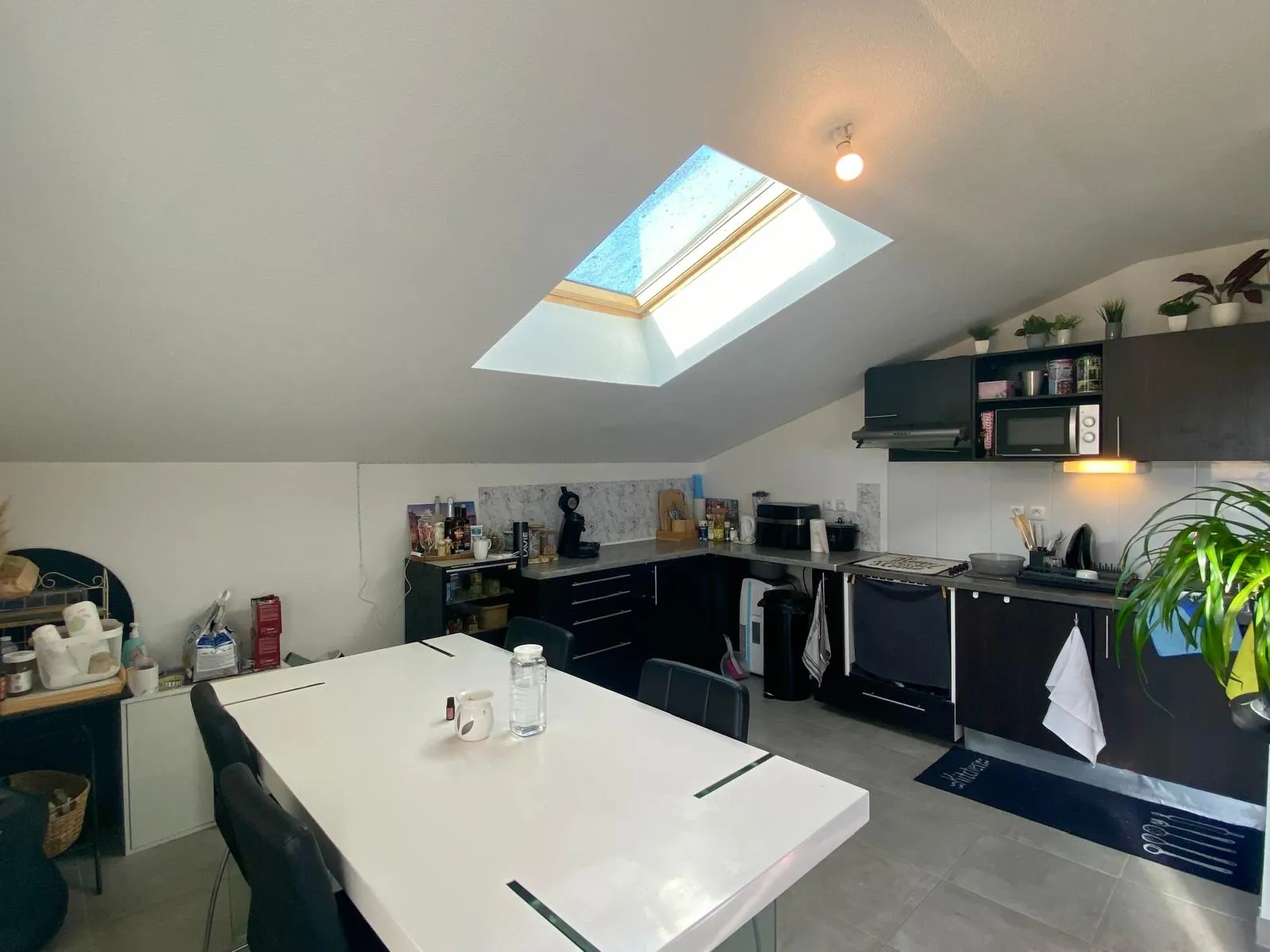 Appartement T4 lumineux avec terrasse et parking à Tournefeuille 