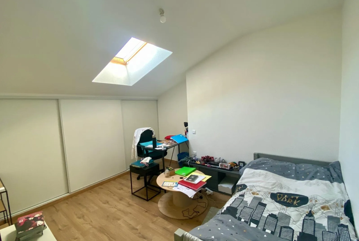 Appartement T4 lumineux avec terrasse et parking à Tournefeuille 