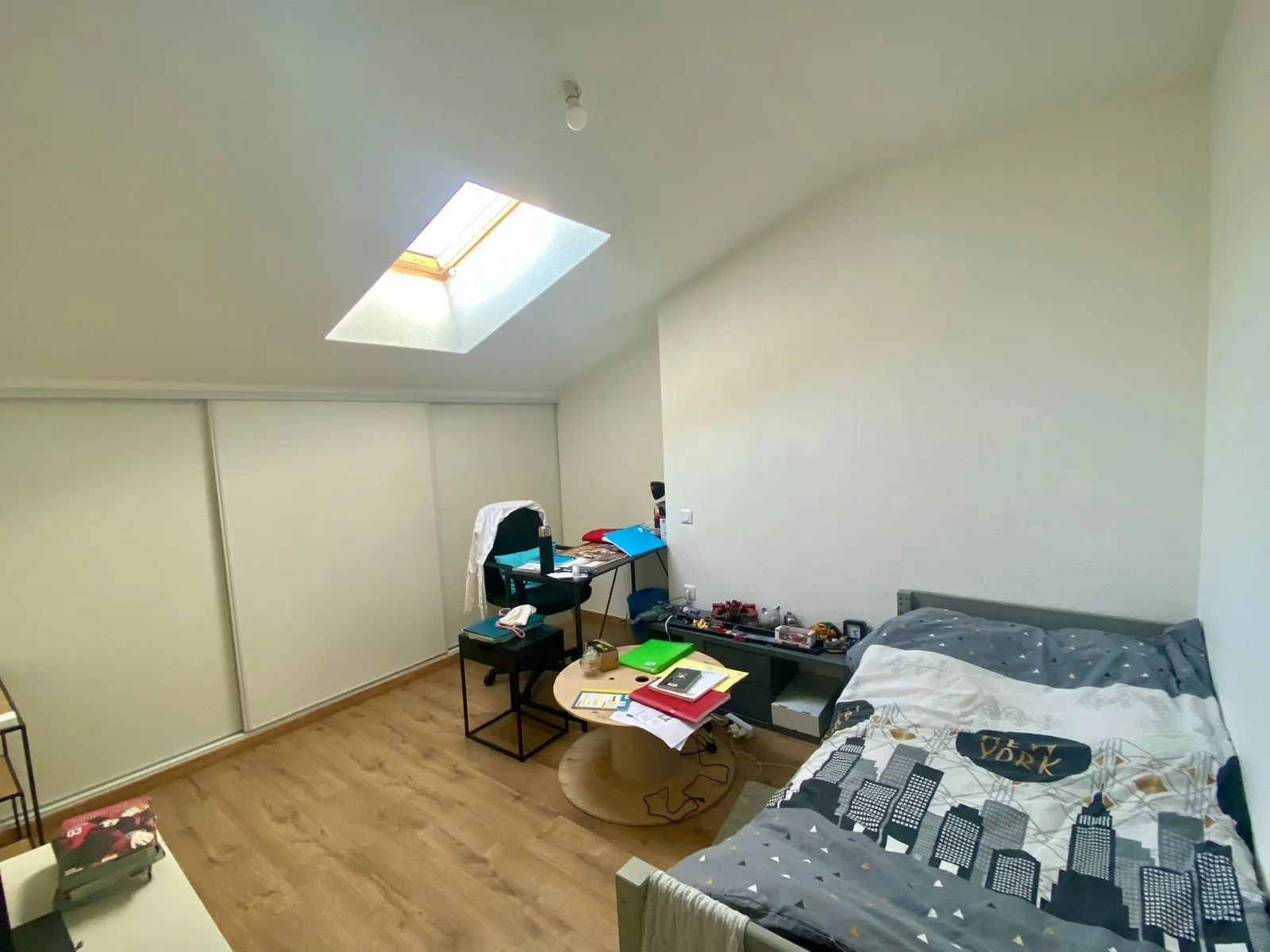 Appartement T4 lumineux avec terrasse et parking à Tournefeuille 