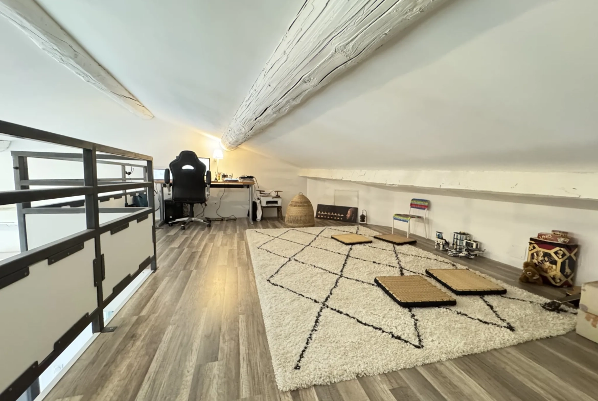 Appartement d'exception à Nîmes, 132 m² avec mezzanine dans le quartier Révolution 