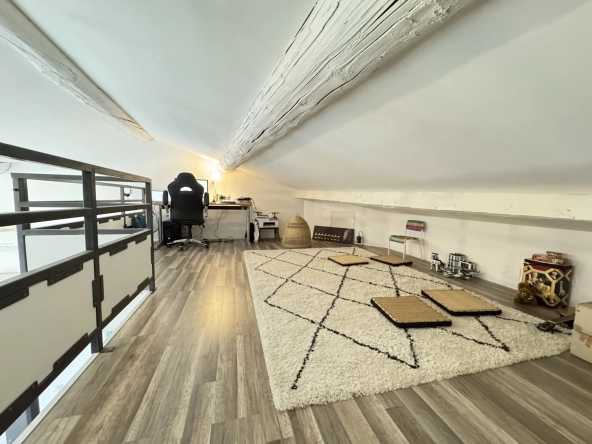 Appartement d'exception à Nîmes, 132 m² avec mezzanine dans le quartier Révolution 