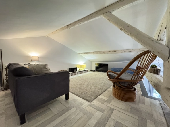 Appartement d'exception à Nîmes, 132 m² avec mezzanine dans le quartier Révolution 