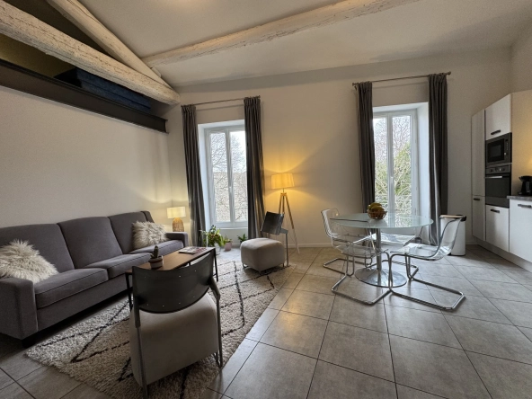 Appartement d'exception à Nîmes, 132 m² avec mezzanine dans le quartier Révolution 