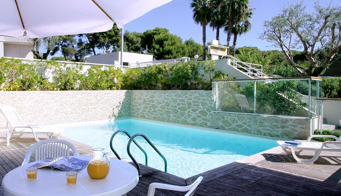 Studio en bail commercial avec balcon à Antibes - Investissement locatif 