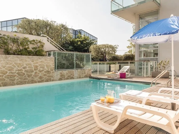 Studio en bail commercial avec balcon à Antibes - Investissement locatif