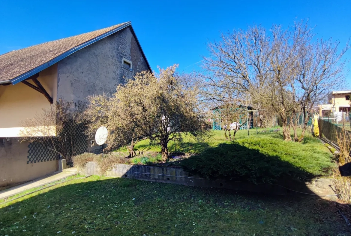 Maison accolée de 95 m² à Dasle avec garage et terrain clos 