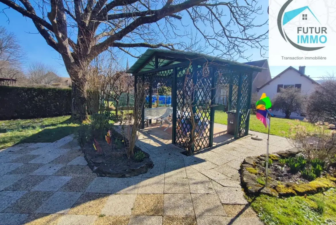 Maison accolée de 95 m² à Dasle avec garage et terrain clos 