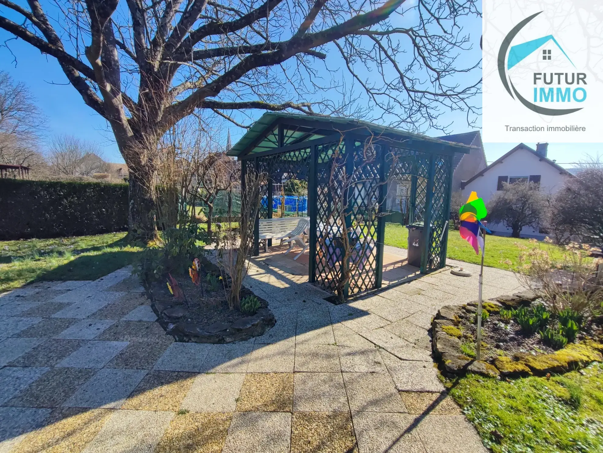 Maison accolée de 95 m² à Dasle avec garage et terrain clos 
