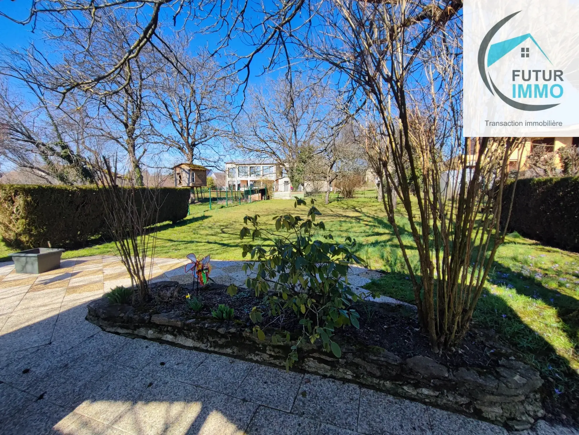 Maison accolée de 95 m² à Dasle avec garage et terrain clos 