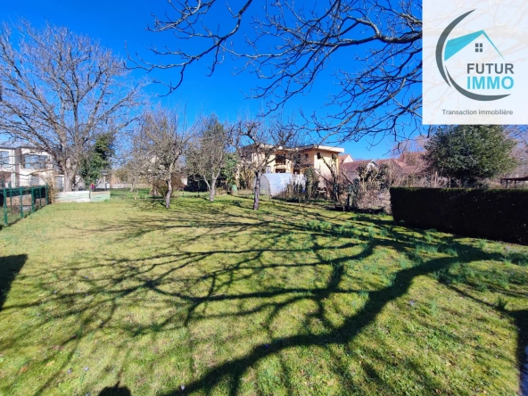 Maison accolée de 95 m² à Dasle avec garage et terrain clos